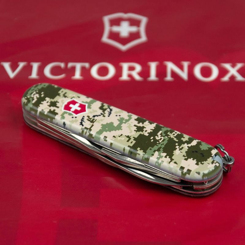 Складной нож Victorinox (Швейцария) из серии Spartan.