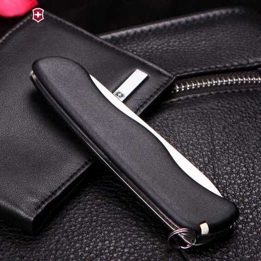 Складной нож Victorinox (Швейцария) из серии Sentinel. Артикул