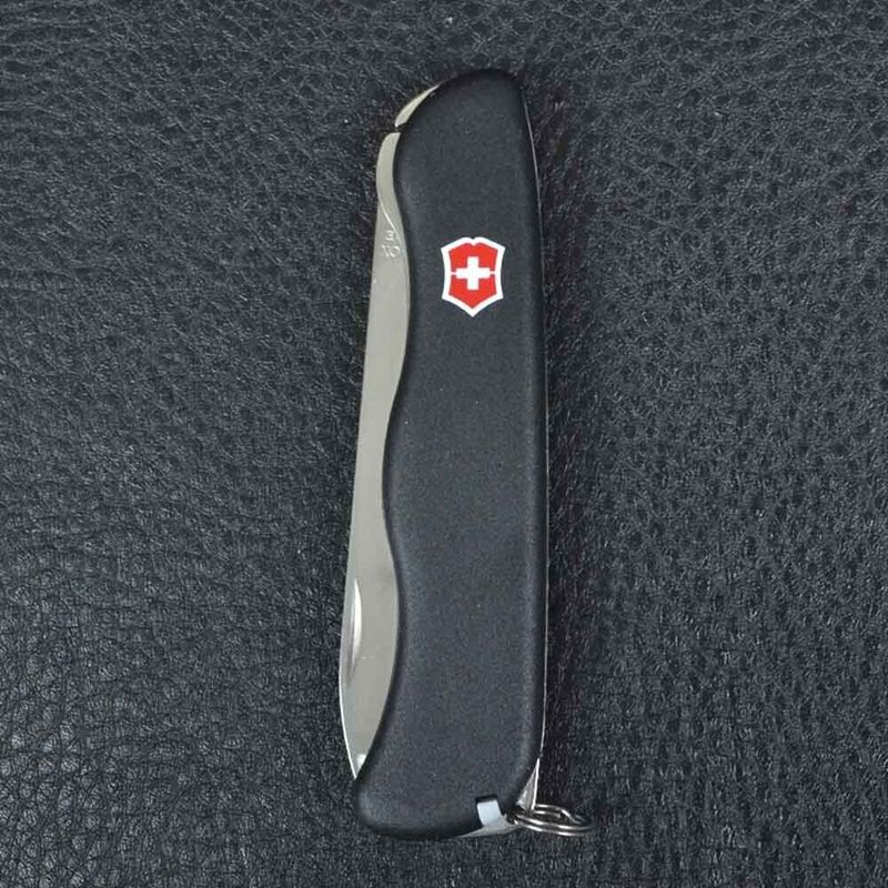 Складаний ніж Victorinox (Швейцарія) із серії Sentinel.