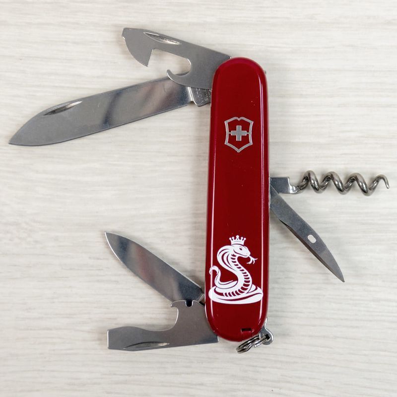 Складаний ніж Victorinox (Швейцарія) із серії Spartan.