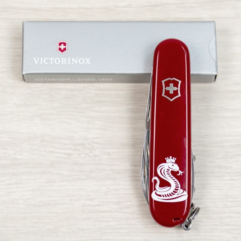 Складаний ніж Victorinox (Швейцарія) із серії Spartan.