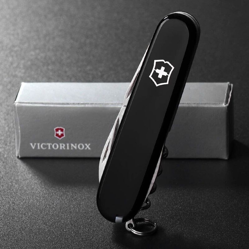 Складаний ніж Victorinox (Швейцарія) із серії Spartan.