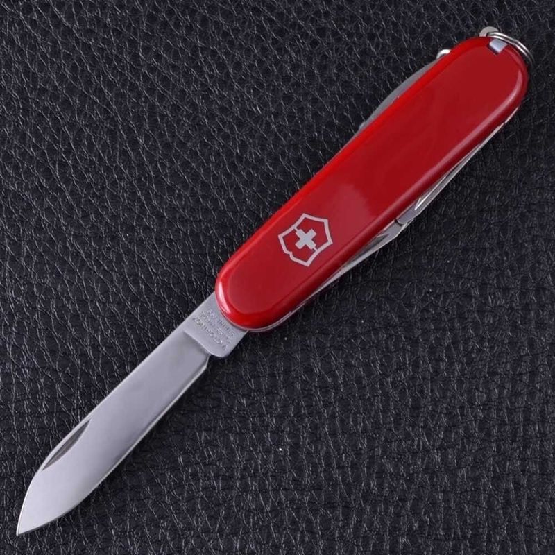 Складной нож Victorinox (Швейцария) из серии Sportsman.