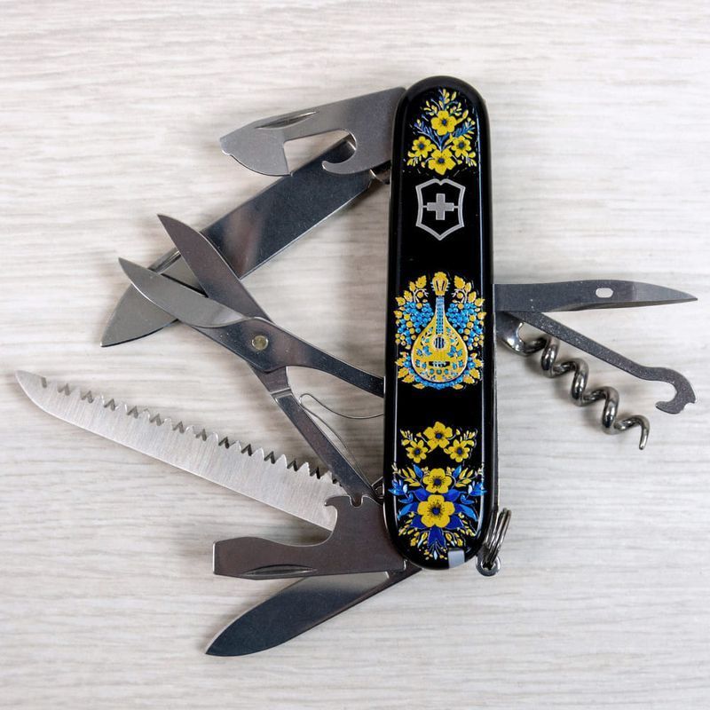 Складаний ніж Victorinox (Швейцарія) із серії Huntsman.