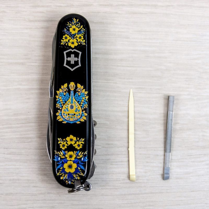 Складаний ніж Victorinox (Швейцарія) із серії Huntsman.