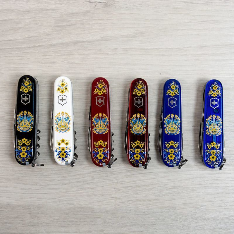 Складаний ніж Victorinox (Швейцарія) із серії Huntsman.