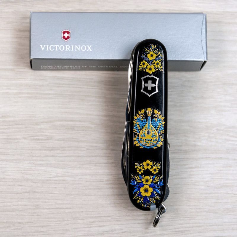 Складаний ніж Victorinox (Швейцарія) із серії Huntsman.