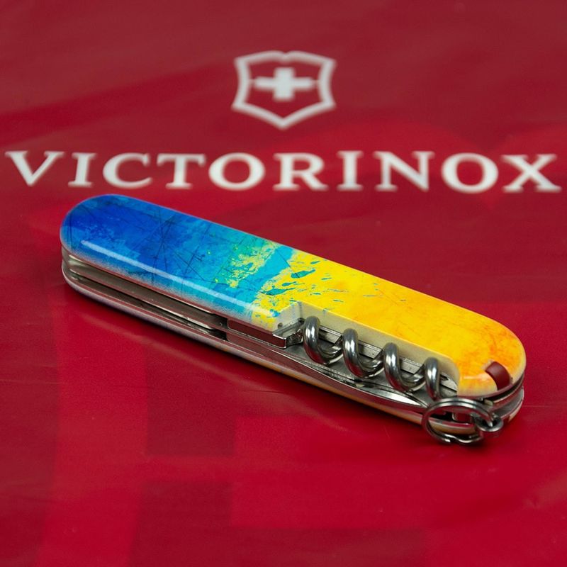 Складаний ніж Victorinox (Швейцарія) із серії Spartan.