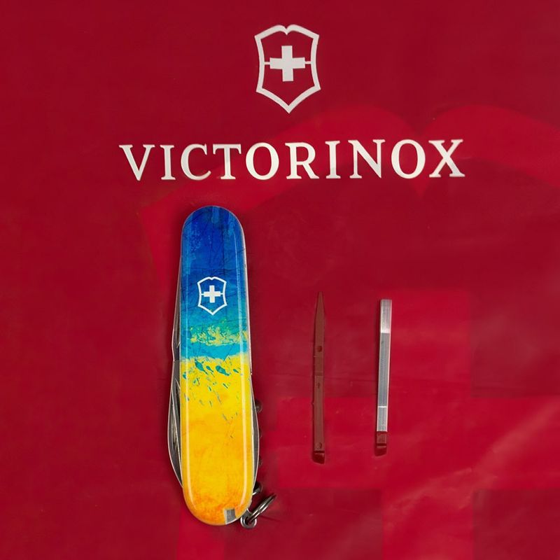 Складной нож Victorinox (Швейцария) из серии Spartan.