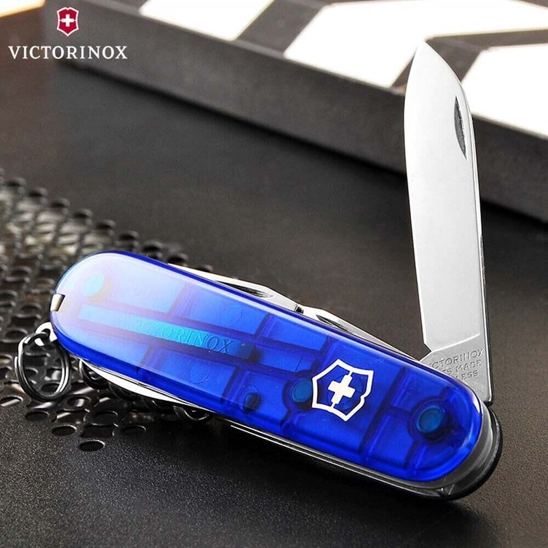 Складаний ніж Victorinox (Швейцарія) із серії Spartan.