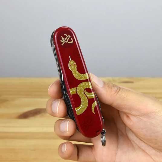 Складной нож Victorinox (Швейцария) из серии Huntsman. Артикул