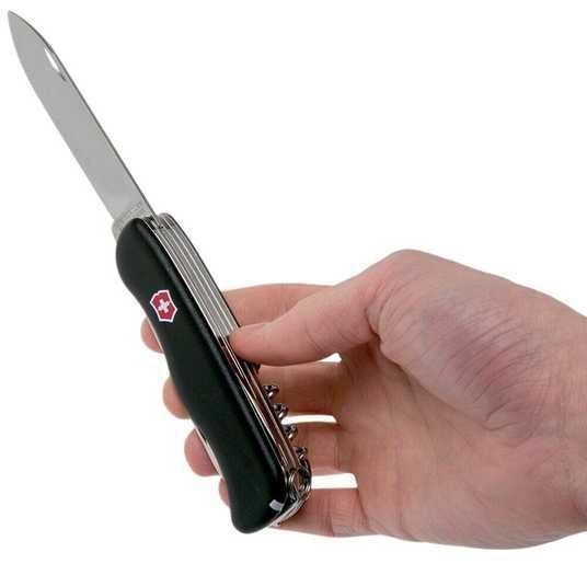 Складаний ніж Victorinox (Швейцарія) із серії Outrider. Артикул