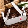 Складаний ніж Victorinox (Швейцарія) із серії Cadet.