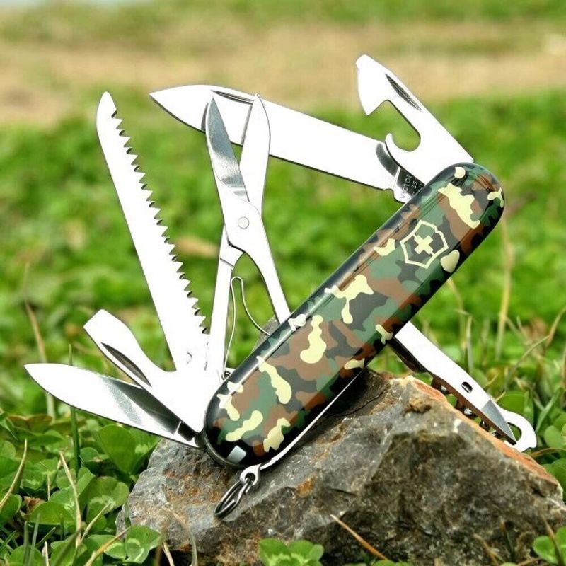 Складаний ніж Victorinox (Швейцарія) із серії Huntsman.