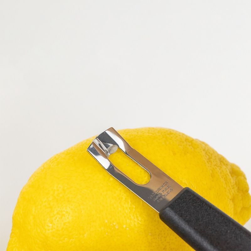 Кухонный нож Victorinox Lemon decorator 5.3403 черный