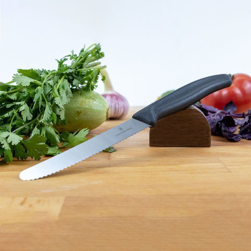 Кухонний ніж Victorinox SwissClassic Tomato&Table 6.7833 чорний