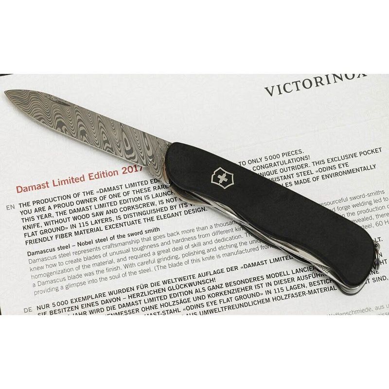 Складаний ніж Victorinox (Швейцарія) із серії Outrider.