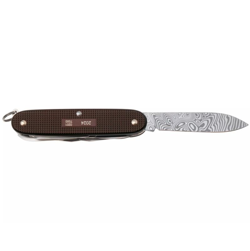 Складной нож Victorinox (Швейцария) из серии Pioneer.