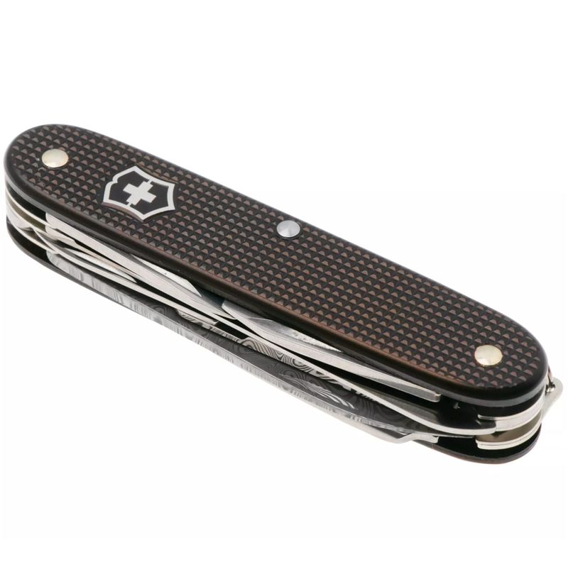 Складной нож Victorinox (Швейцария) из серии Pioneer.