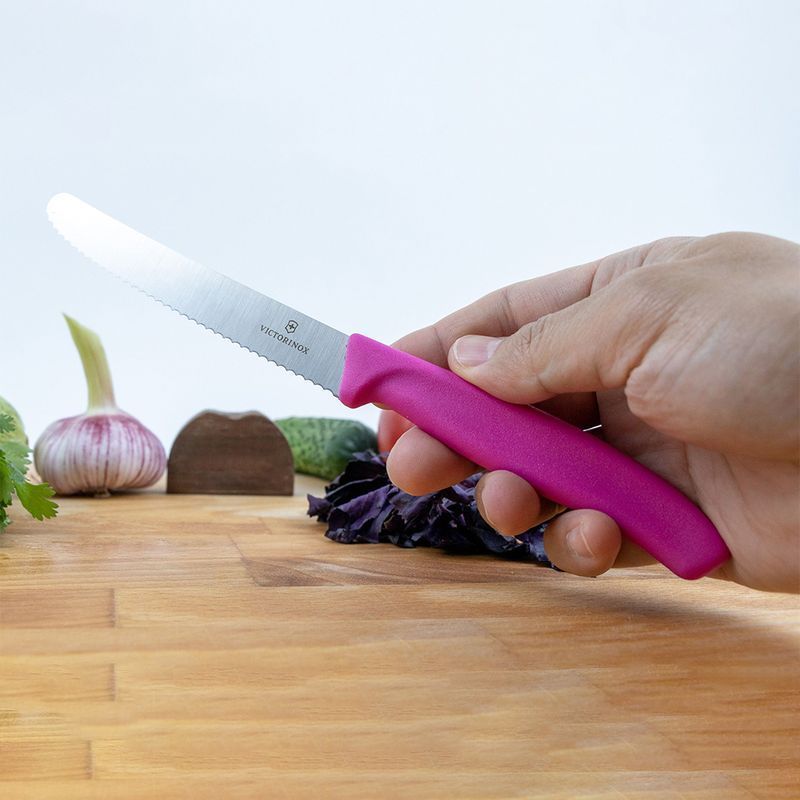 Кухонний ніж Victorinox SwissClassic Tomato&Table 6.7836.L115 рожевий