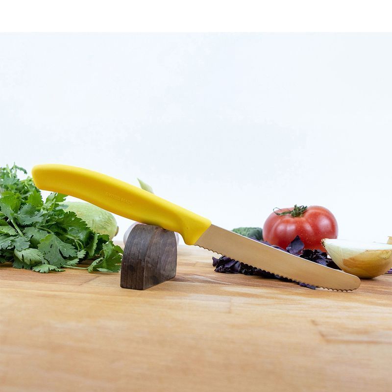 Кухонный нож Victorinox SwissClassic Tomato&Table 6.7836.L118 желтый