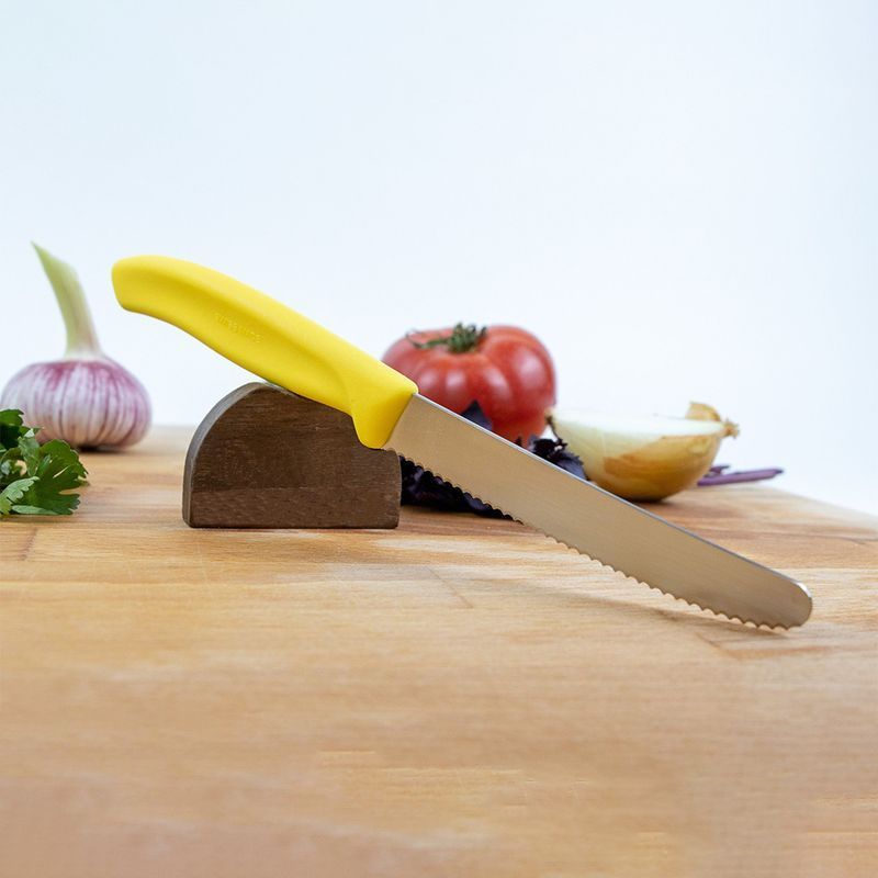Кухонный нож Victorinox SwissClassic Tomato&Table 6.7836.L118 желтый