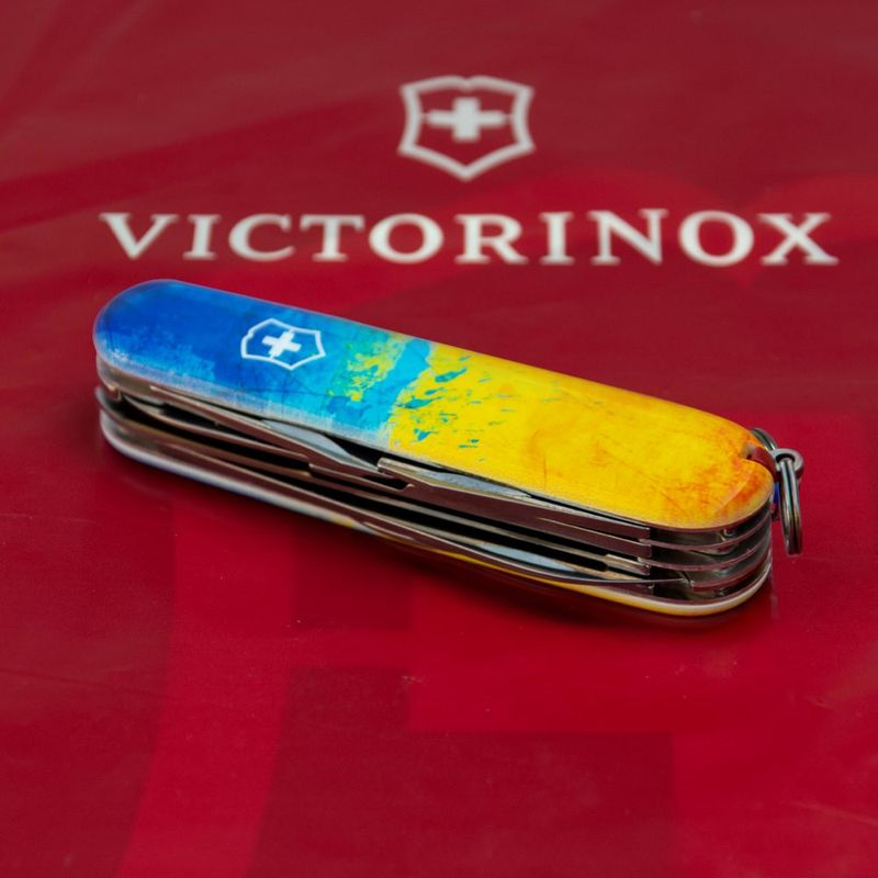 Складной нож Victorinox (Швейцария) из серии Huntsman.