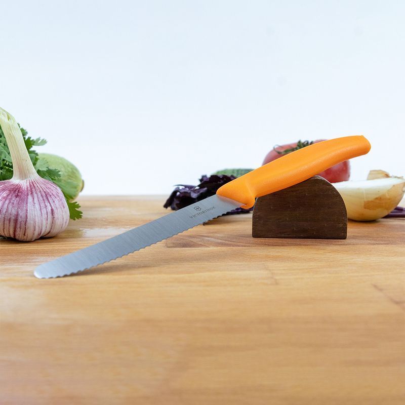 Кухонний ніж Victorinox SwissClassic Tomato&Table 6.7836.L119 помаранчевий