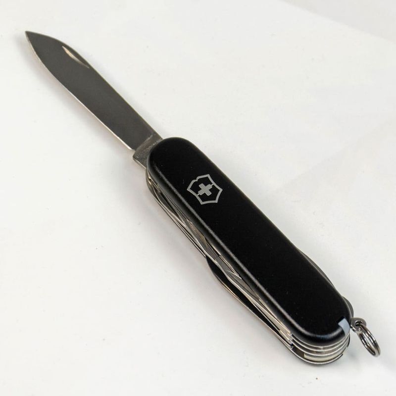 Складаний ніж Victorinox (Швейцарія) із серії Huntsman.