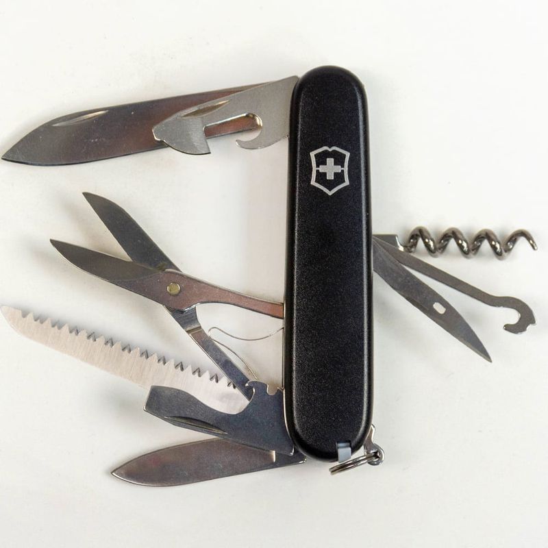 Складаний ніж Victorinox (Швейцарія) із серії Huntsman.