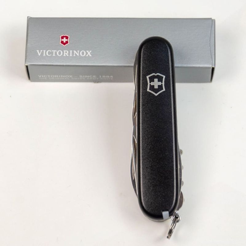 Складаний ніж Victorinox (Швейцарія) із серії Huntsman.