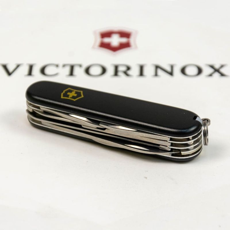 Складной нож Victorinox (Швейцария) из серии Huntsman.