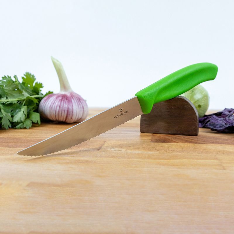Кухонный нож Victorinox SwissClassic Steak&Pizza 6.7936.12L4 зеленый