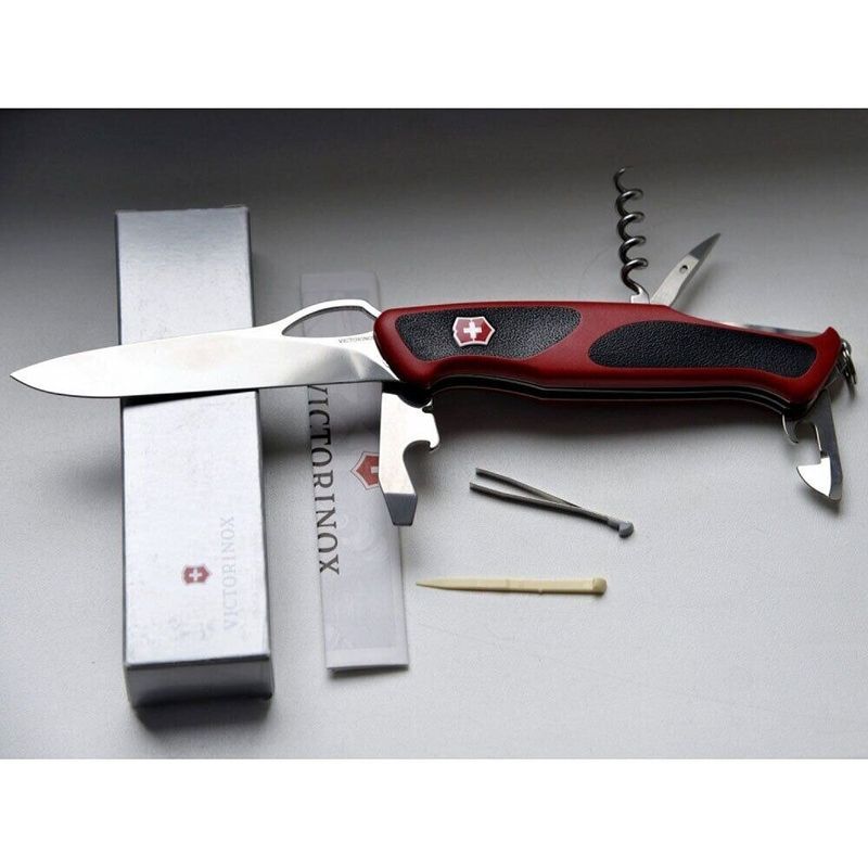 Складаний ніж Victorinox (Швейцарія) із серії Ranger Grip.