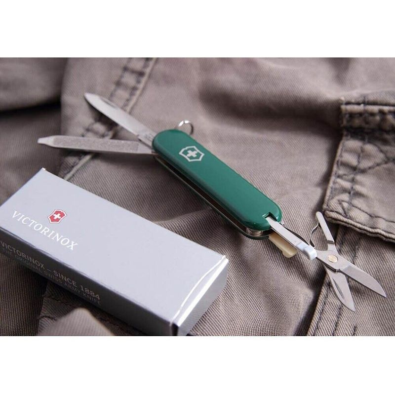 Складной нож Victorinox (Швейцария) из серии Classic SD.