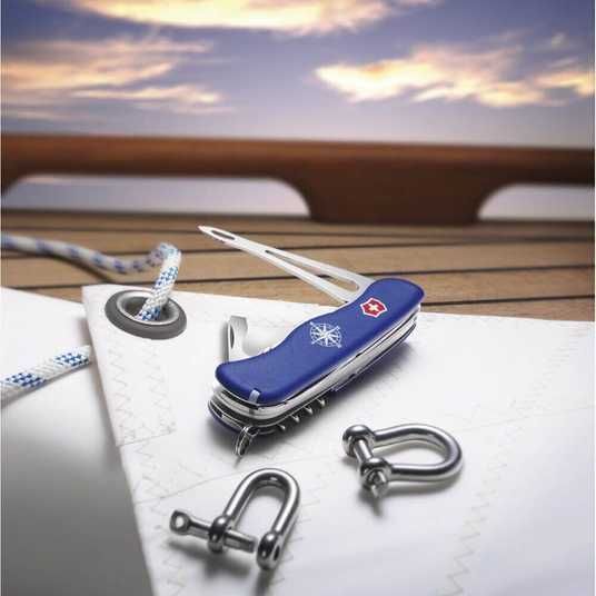 Складной нож Victorinox (Швейцария) из серии Skipper. Артикул
