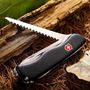 Складной нож Victorinox (Швейцария) из серии Forester.