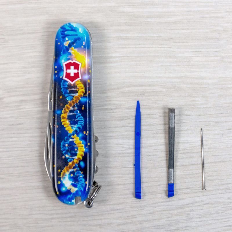 Складаний ніж Victorinox (Швейцарія) із серії Spartan.