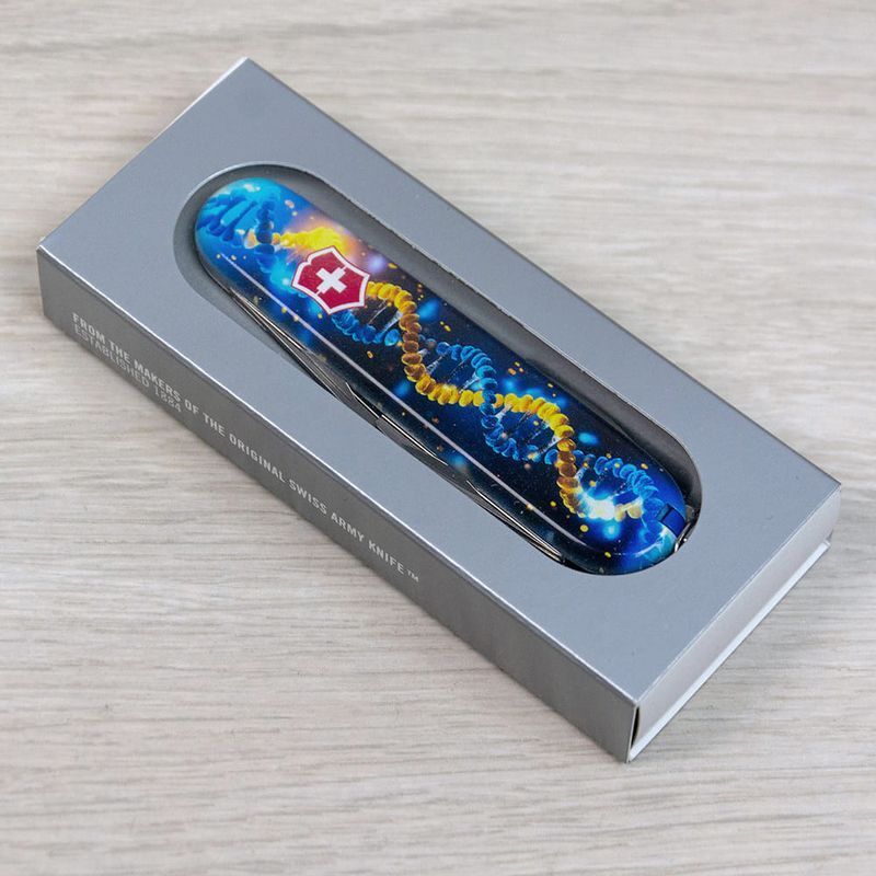 Складаний ніж Victorinox (Швейцарія) із серії Spartan.